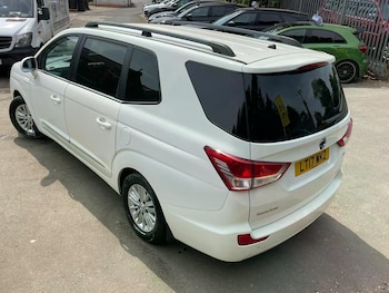 Used Ssangyong Turismo 2017 for sale - 79296907: Photo