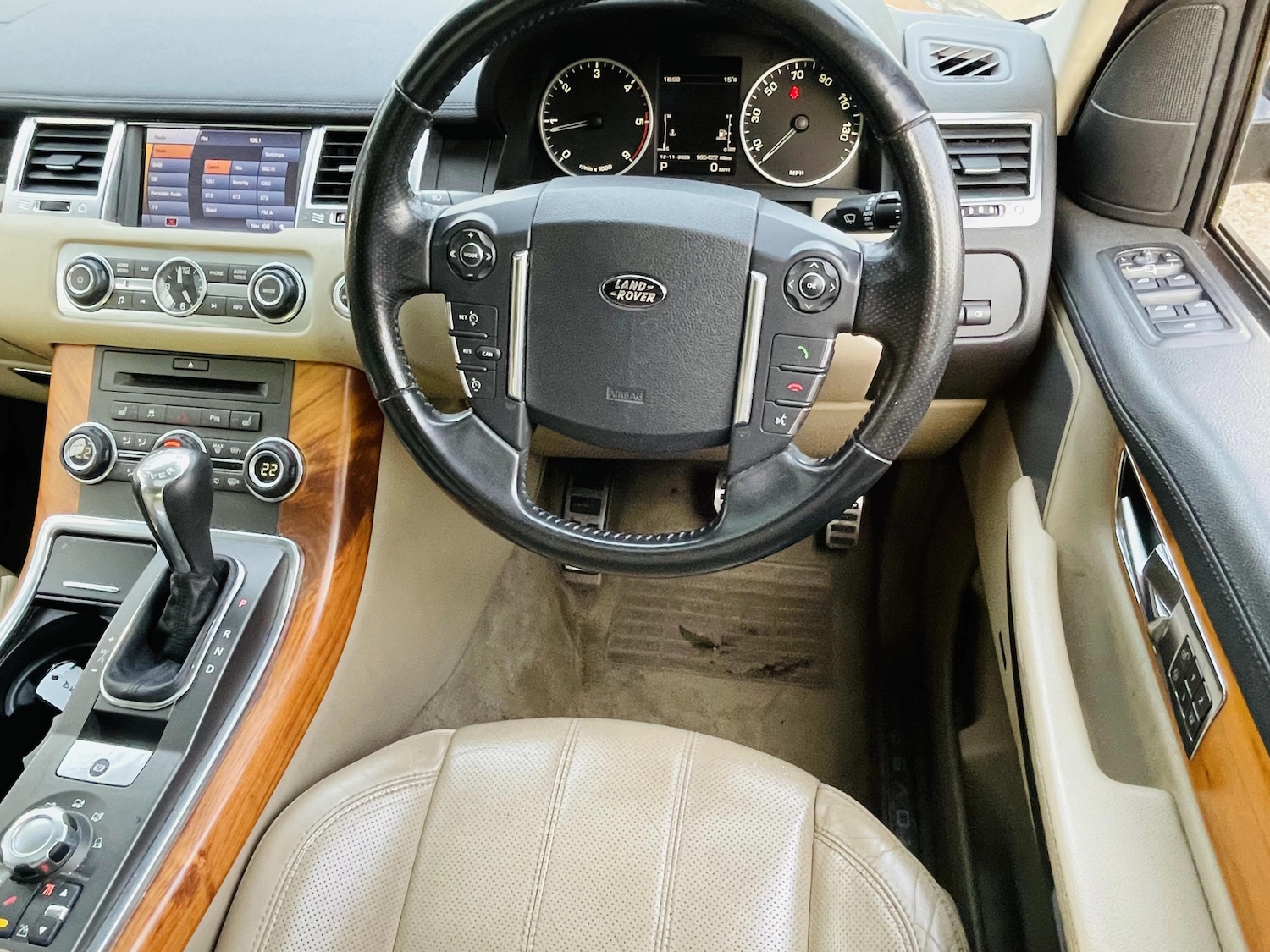 Used Land Rover Range Rover Sport 2010 for sale - 77969540: Photo 12