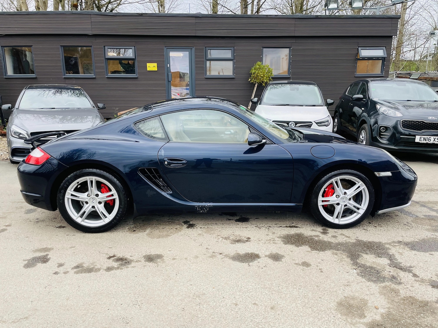 Used Porsche Cayman 2006 for sale - 77908391: Photo 2