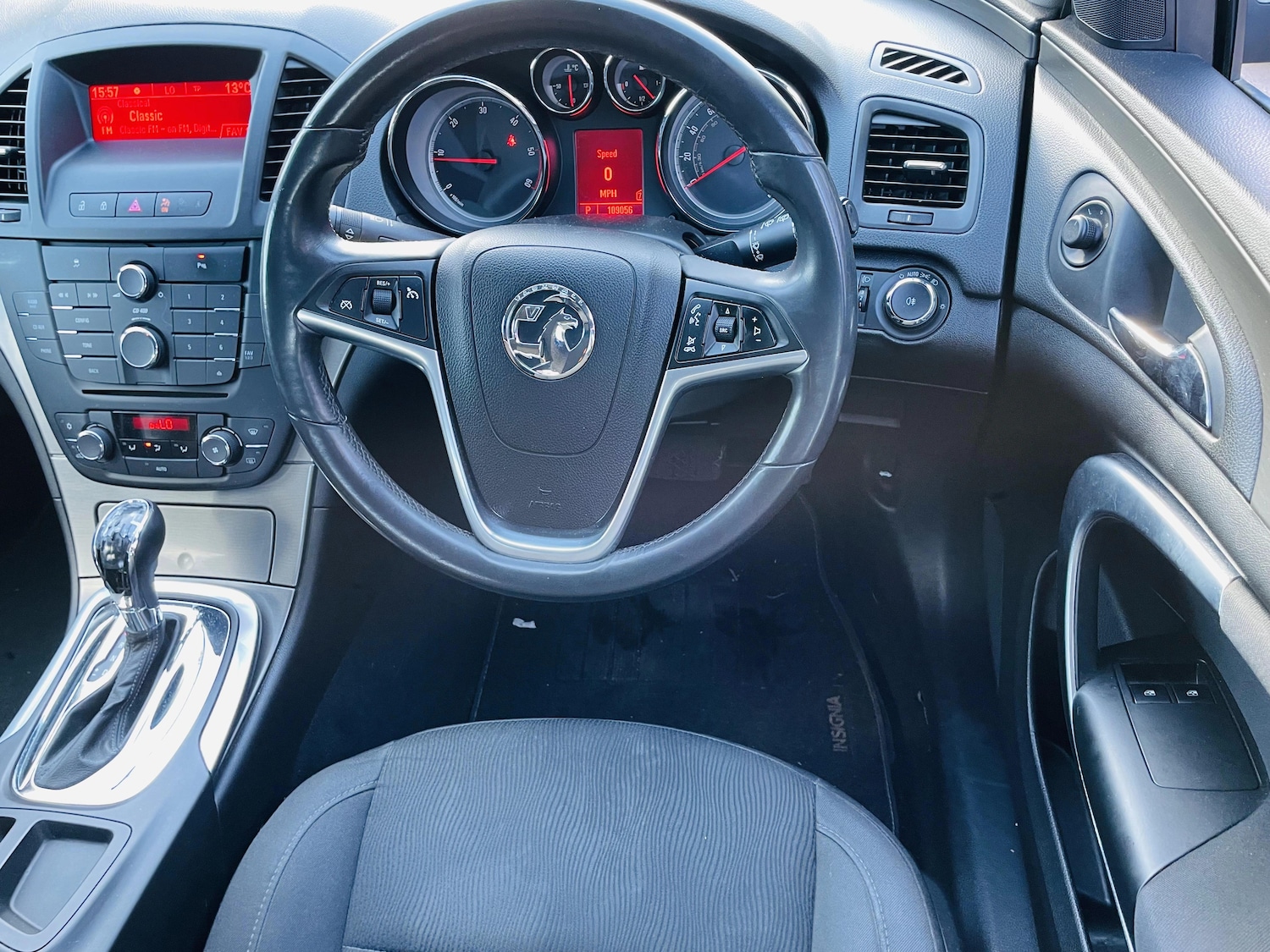 Used Vauxhall Insignia 2010 for sale - 77891518: Photo 11