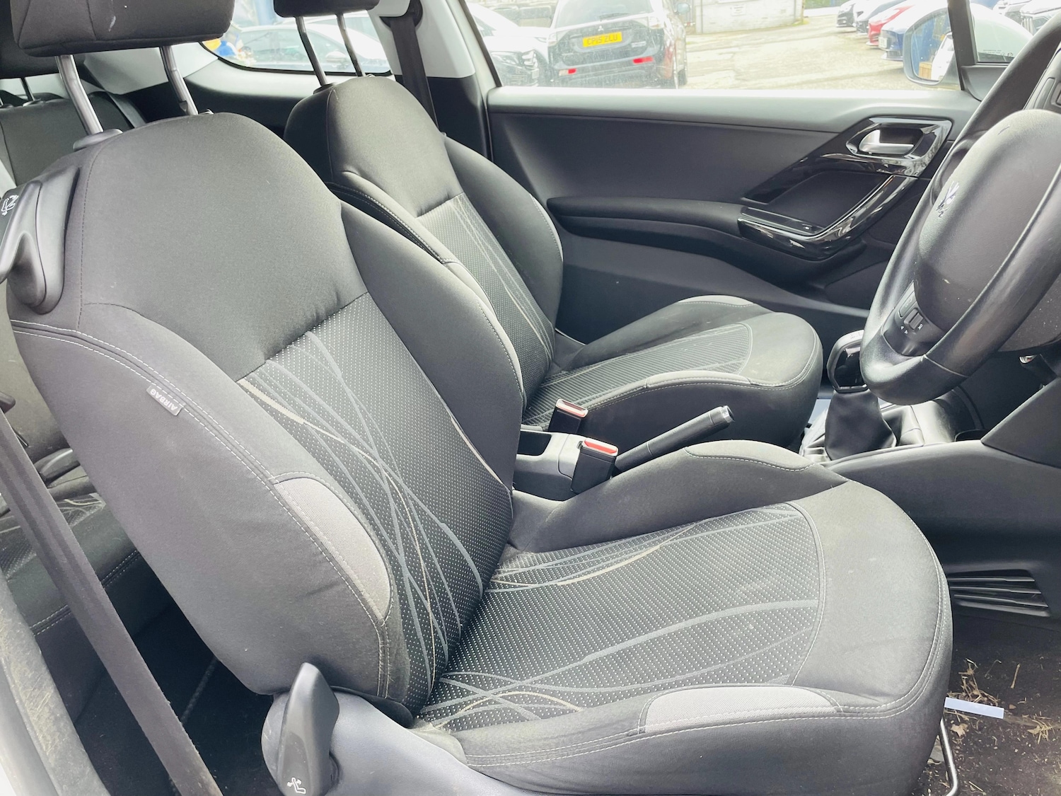 Used Peugeot 208 2013 for sale - 77908390: Photo 12