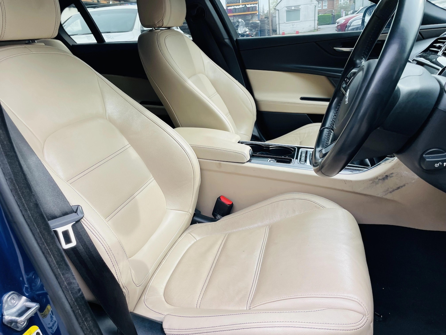 Used Jaguar XE 2015 for sale - 78205540: Photo 12