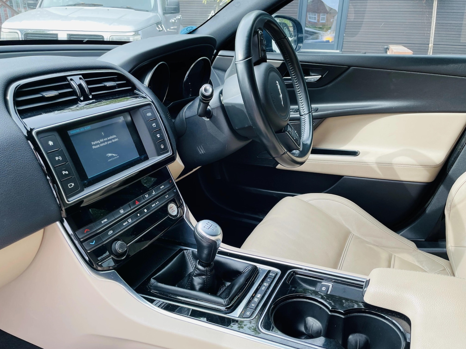 Used Jaguar XE 2015 for sale - 78205540: Photo 16