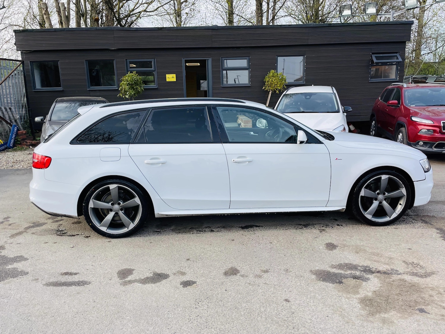 Used Audi A4 2014 for sale - 77992832: Photo 5