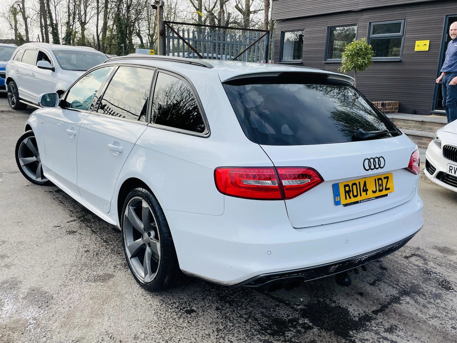 Used Audi A4 2014 for sale - 77992832: Photo 6