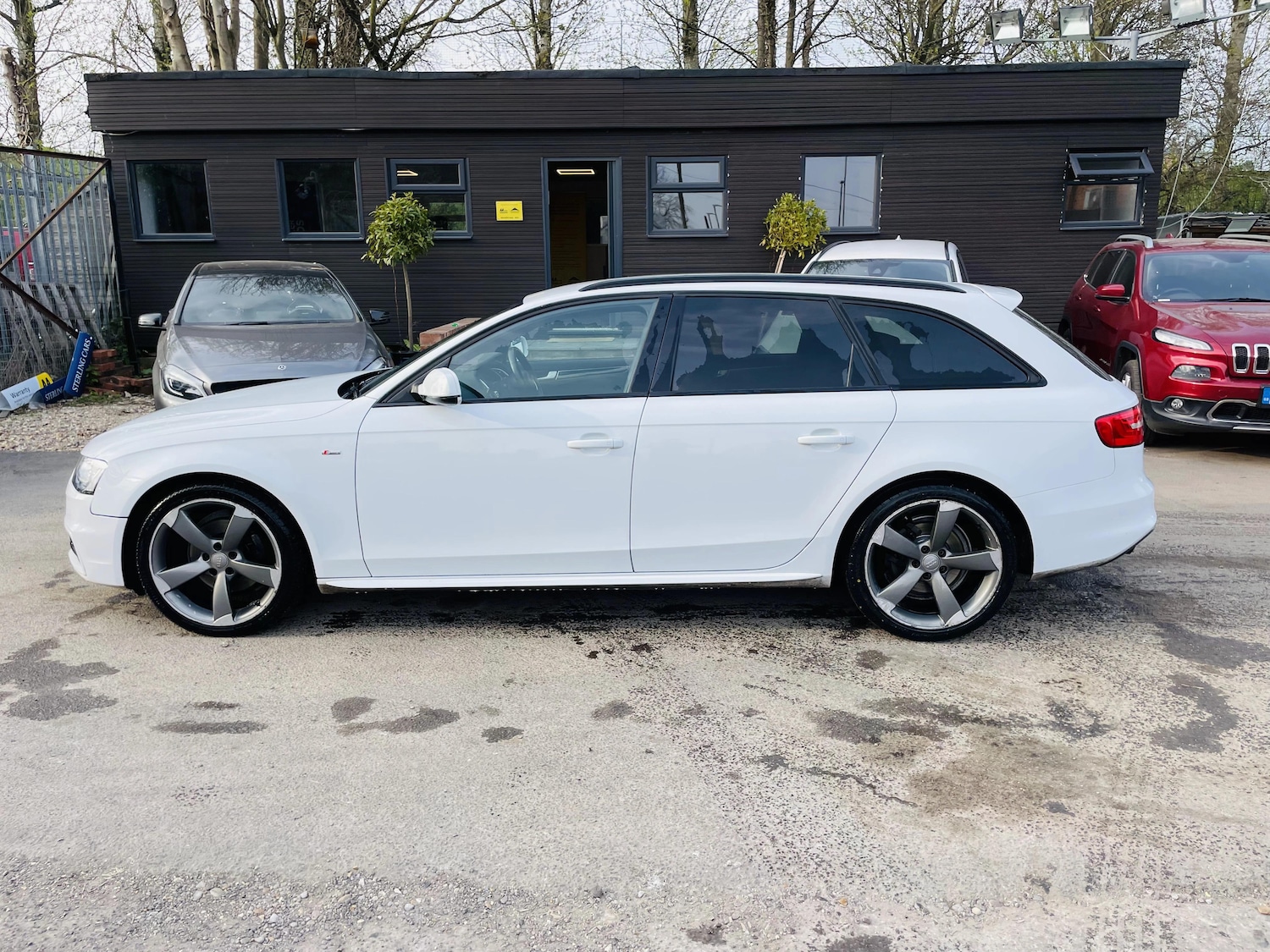 Used Audi A4 2014 for sale - 77992832: Photo 8