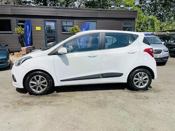 Used Hyundai i10 2015 for sale - 79105169: Photo