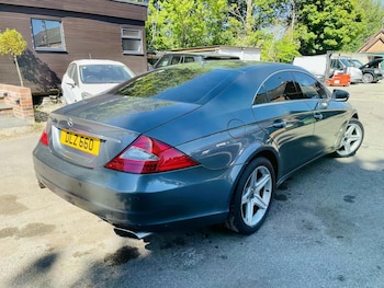 Used Mercedes-Benz CLS 2010 for sale - 78383476: Photo