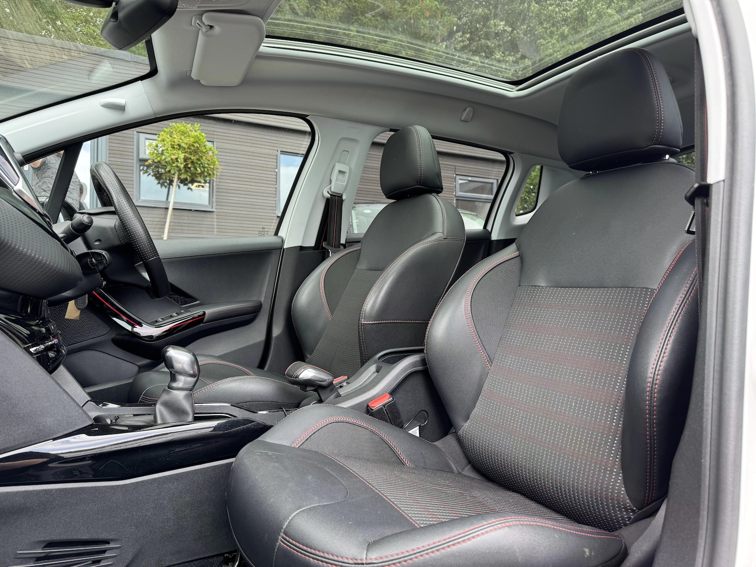 Used Peugeot 2008 2017 for sale - 77752783: Photo 8