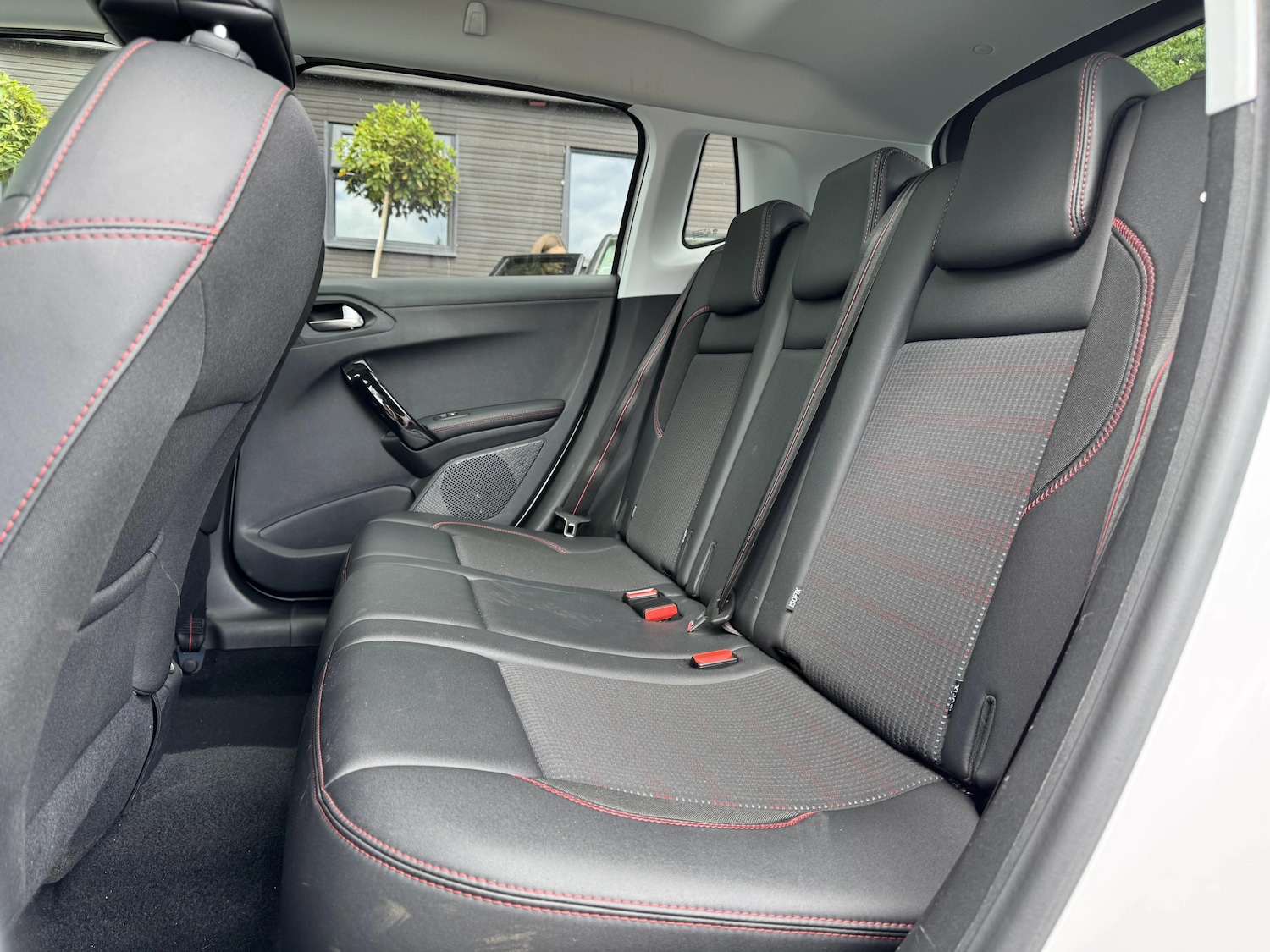 Used Peugeot 2008 2017 for sale - 77752783: Photo 9