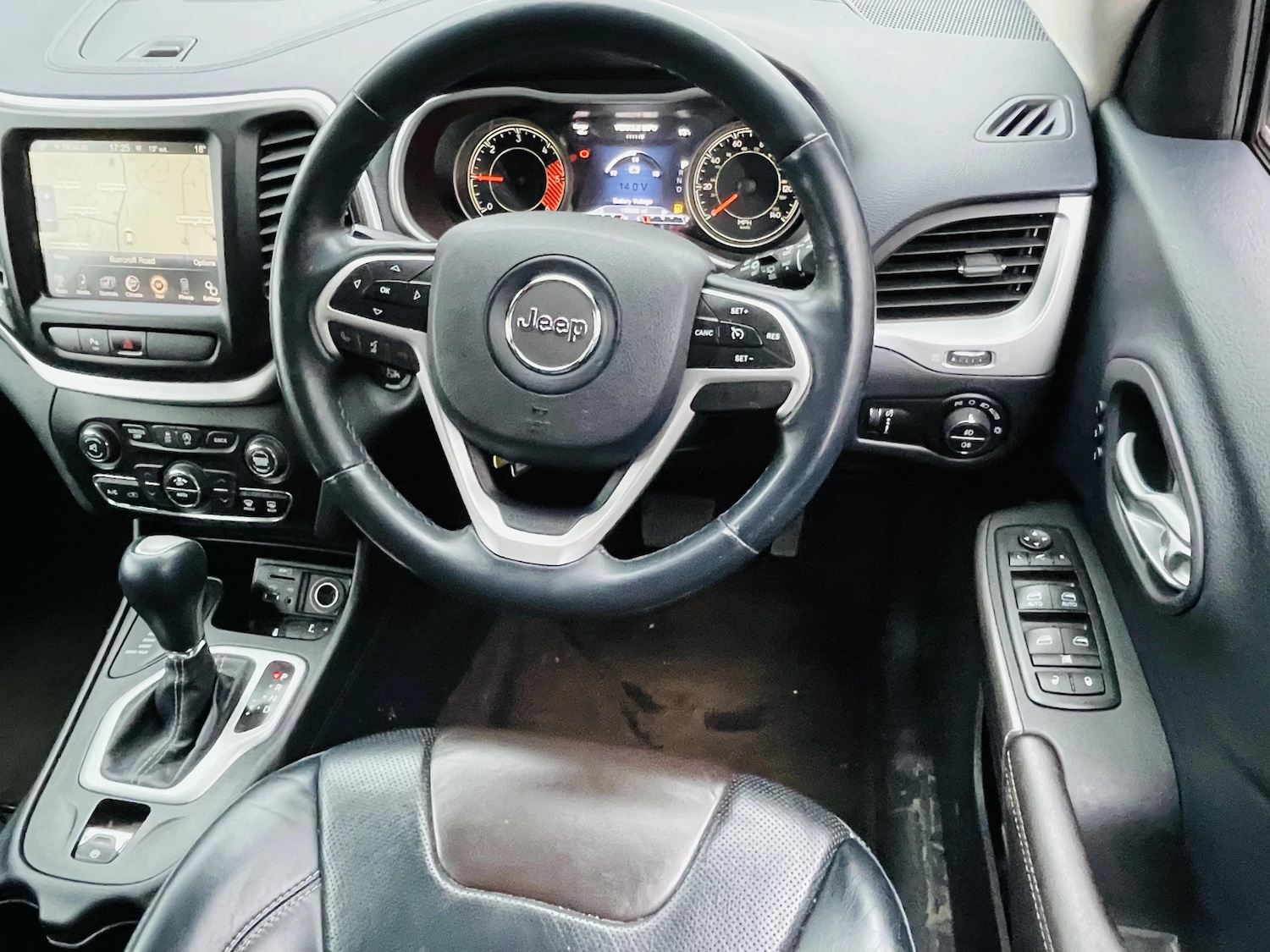 Used Jeep Cherokee 2015 for sale - 77992833: Photo 14