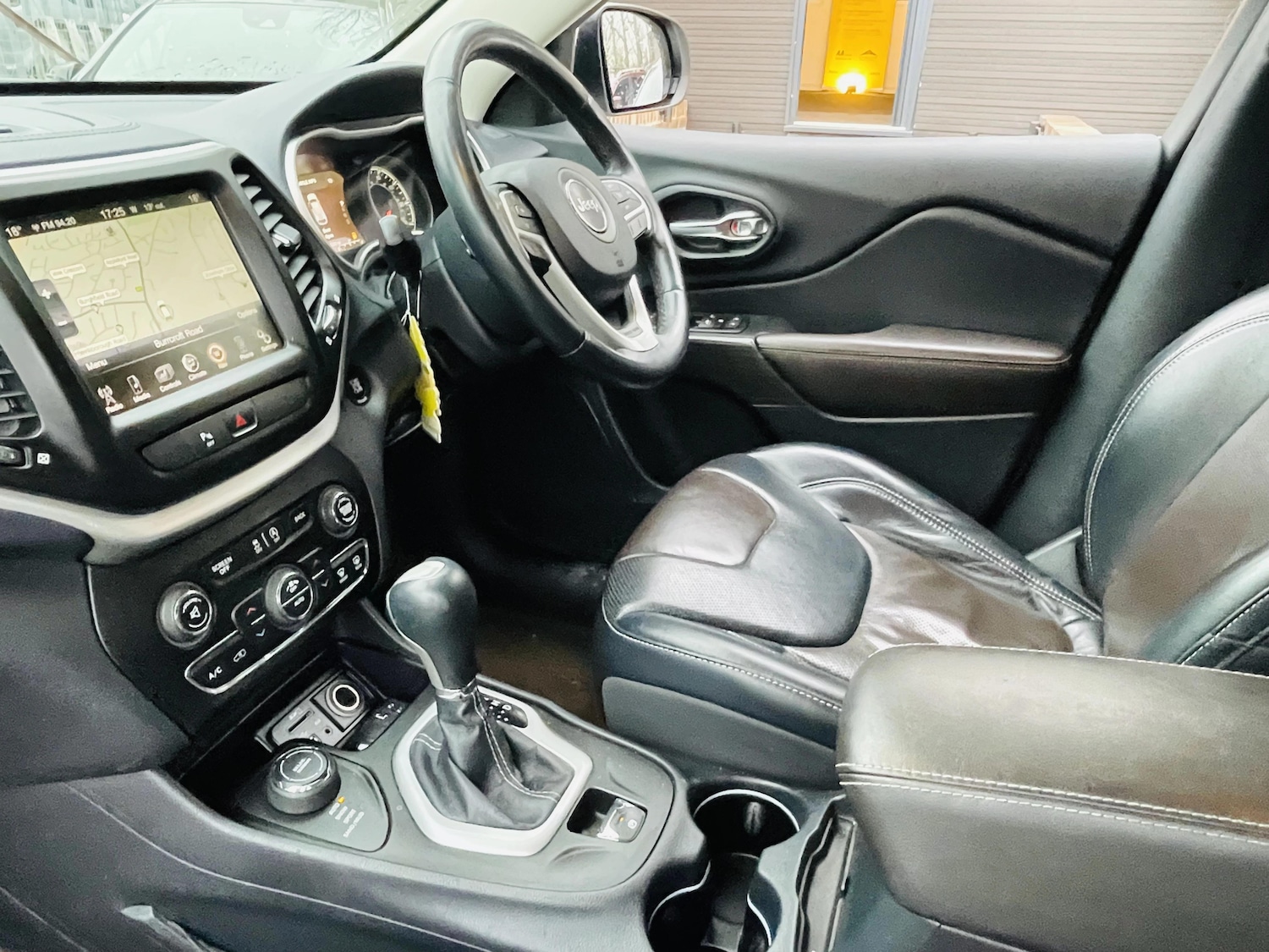 Used Jeep Cherokee 2015 for sale - 77992833: Photo 16