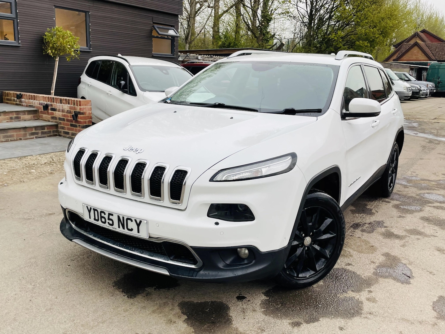 Used Jeep Cherokee 2015 for sale - 77992833: Photo 2