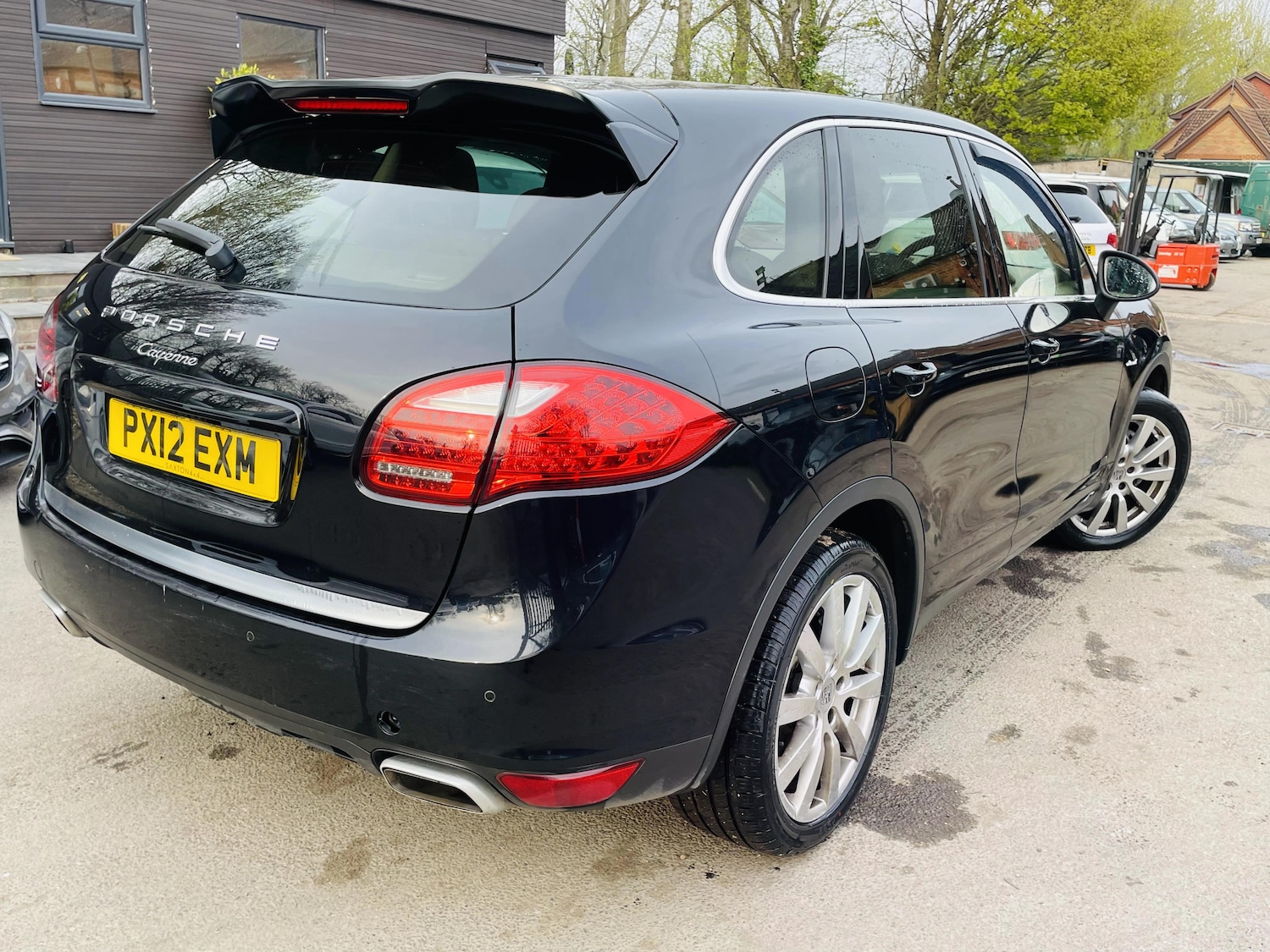 Used Porsche Cayenne 2012 for sale - 77992835: Photo 2