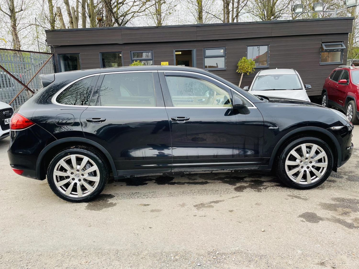Used Porsche Cayenne 2012 for sale - 77992835: Photo 3