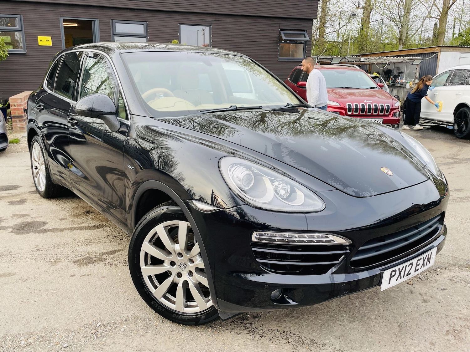 Used Porsche Cayenne 2012 for sale - 77992835: Photo 5