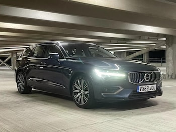 Used Volvo V60 2018 for sale - 78770444: Photo