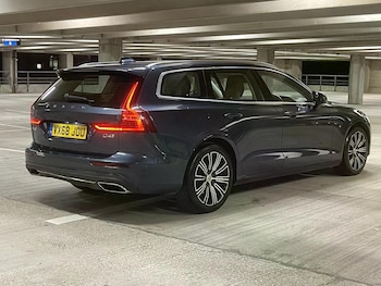 Used Volvo V60 2018 for sale - 78770444: Photo