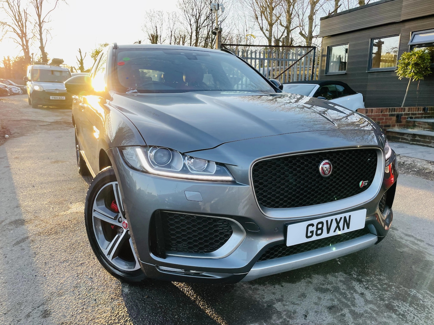 Used Jaguar F-Pace 2017 for sale - 77690745: Photo 2
