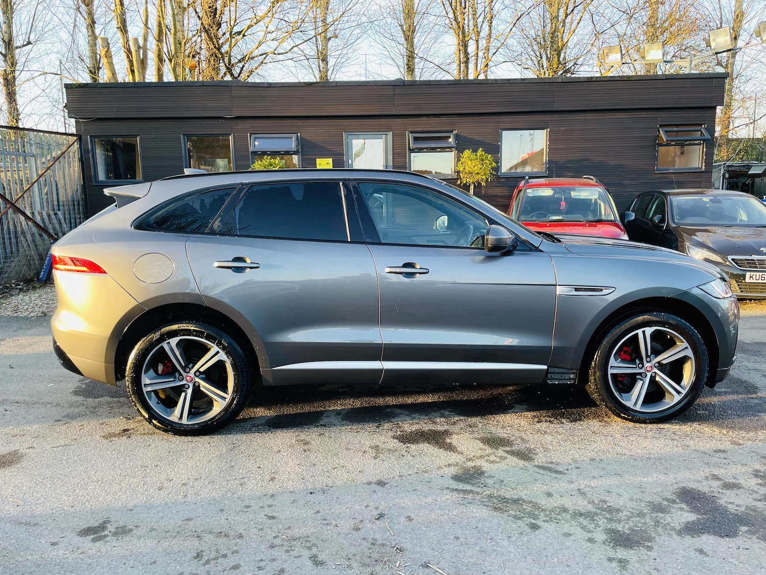Used Jaguar F-Pace 2017 for sale - 77690745: Photo 6