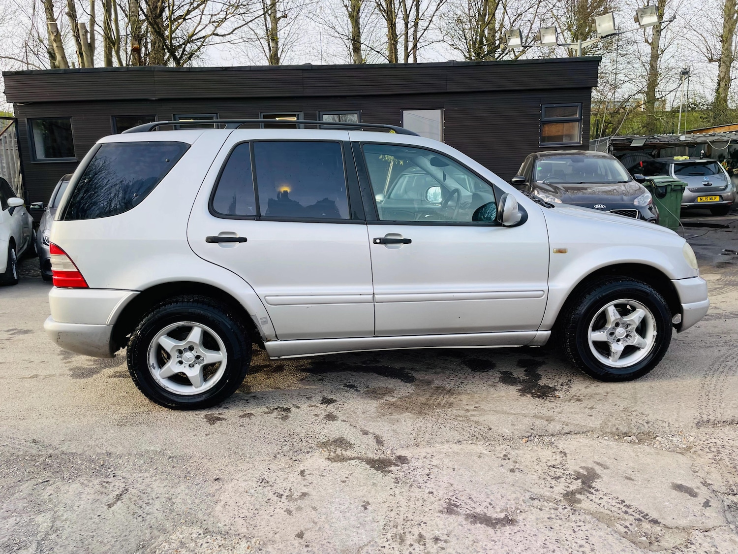 Used Mercedes-Benz M Class 1999 for sale - 77969537: Photo 2