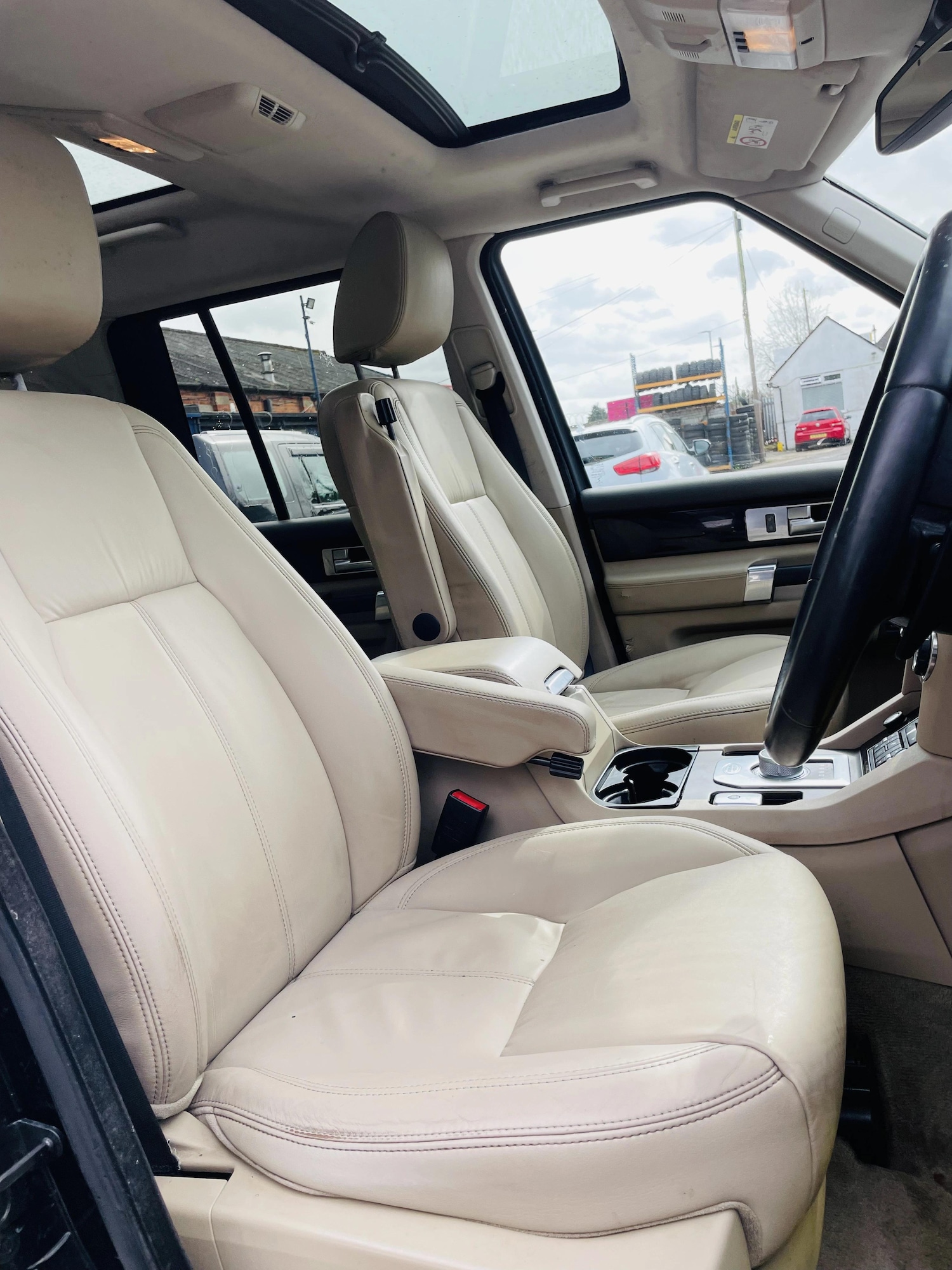 Used Land Rover Discovery 2015 for sale - 77888781: Photo 11