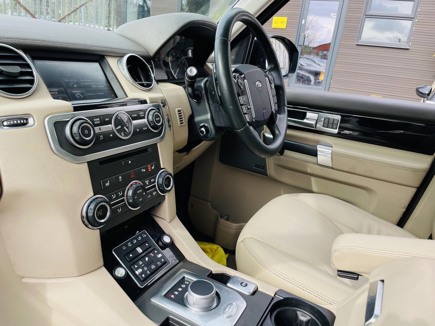 Used Land Rover Discovery 2015 for sale - 77888781: Photo 18