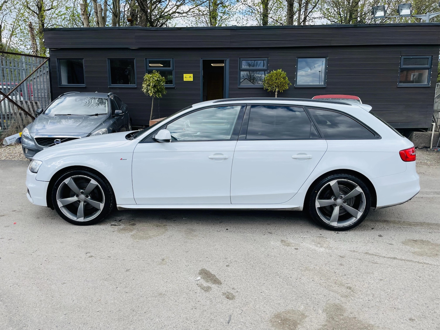 Used Audi A4 2014 for sale - 78101518: Photo 2