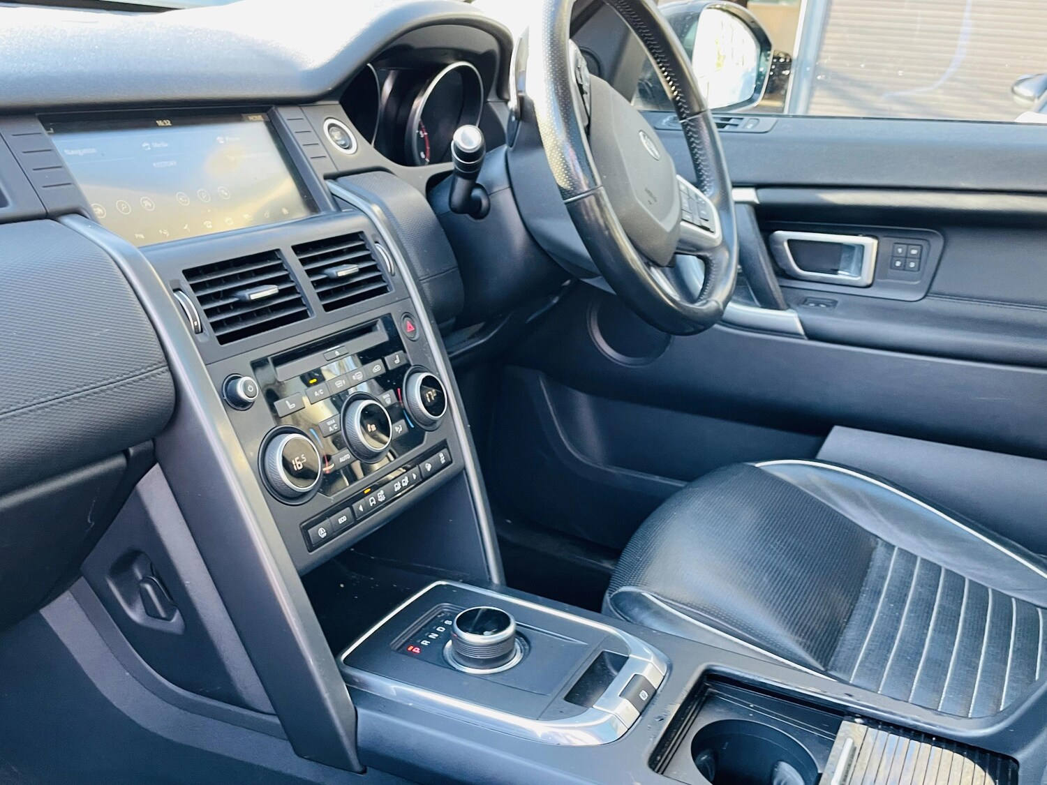 Used Land Rover Discovery Sport 2017 for sale - 77937619: Photo 10