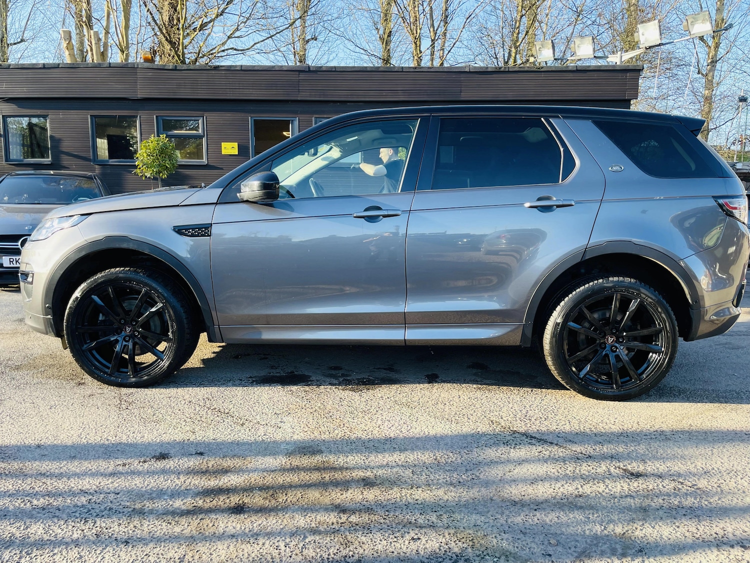 Used Land Rover Discovery Sport 2017 for sale - 77937619: Photo 3