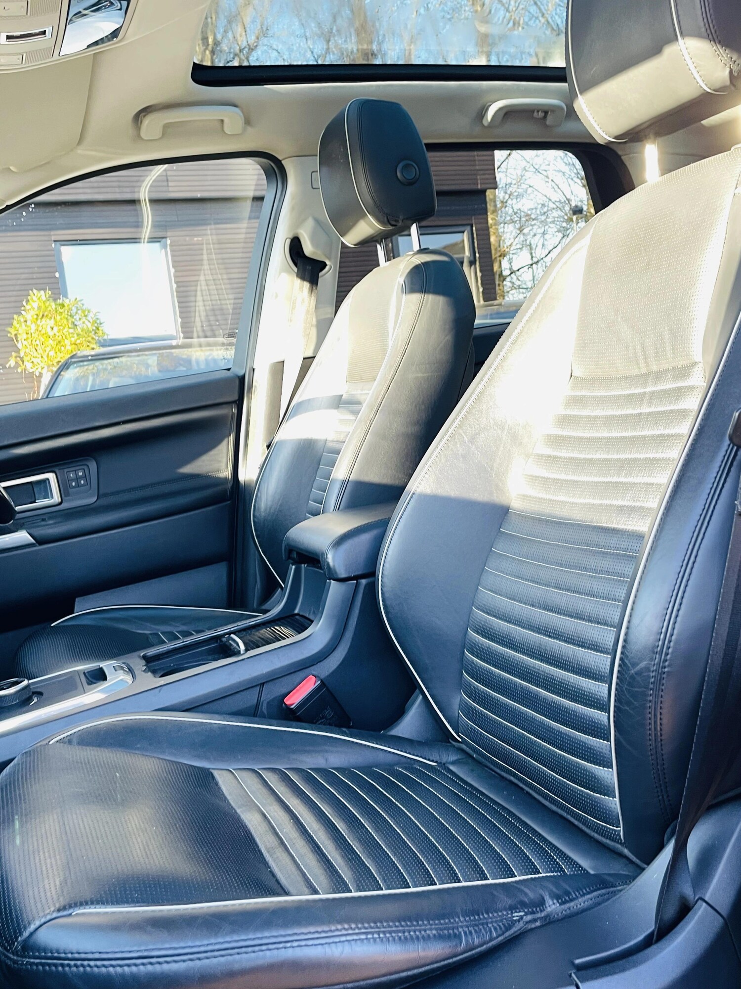 Used Land Rover Discovery Sport 2017 for sale - 77937619: Photo 8