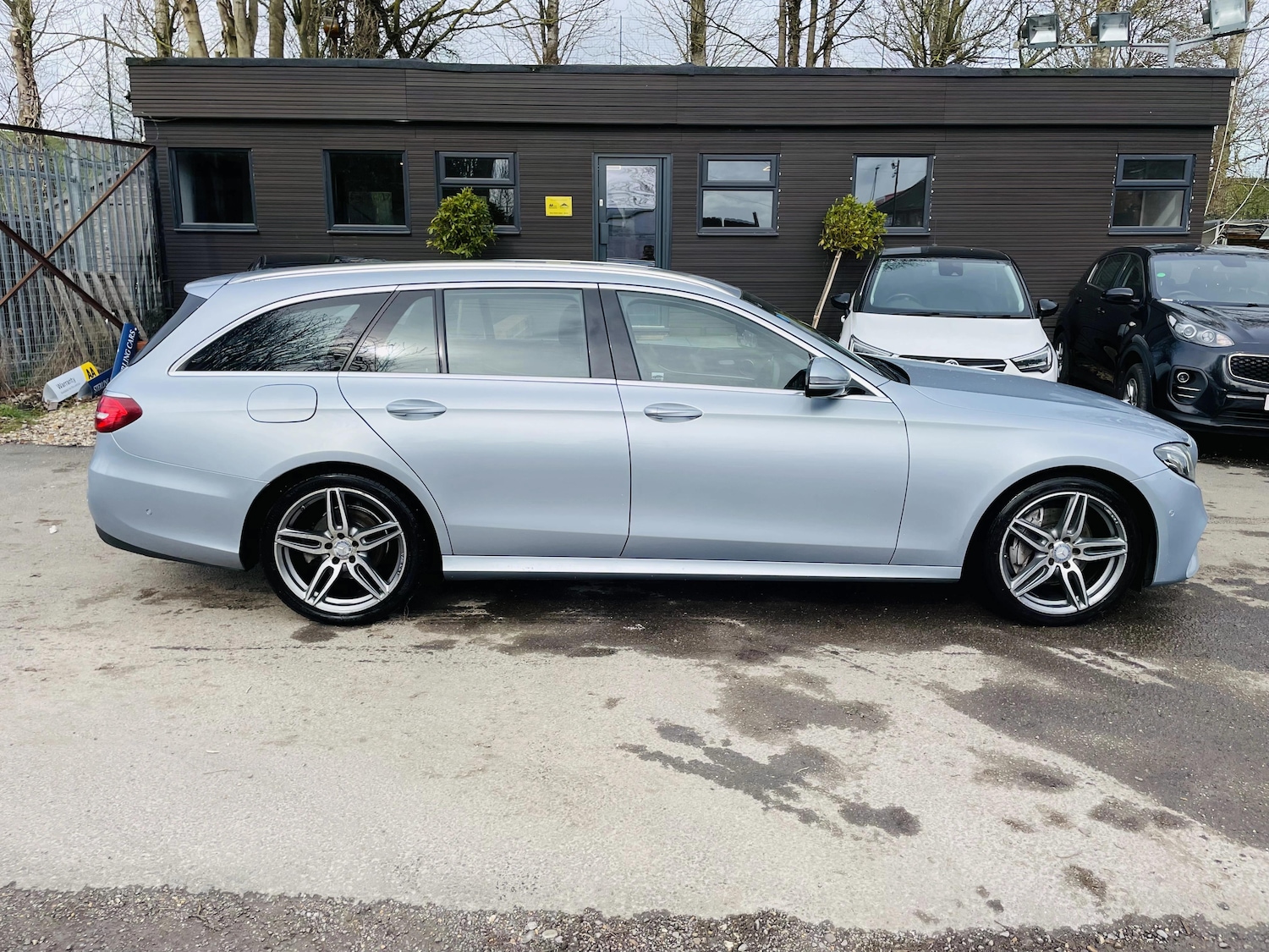 Used Mercedes-Benz E Class 2017 for sale - 77888789: Photo 2