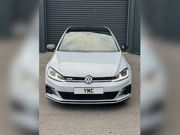 Used Volkswagen Golf 2017 for sale - 78847577: Photo