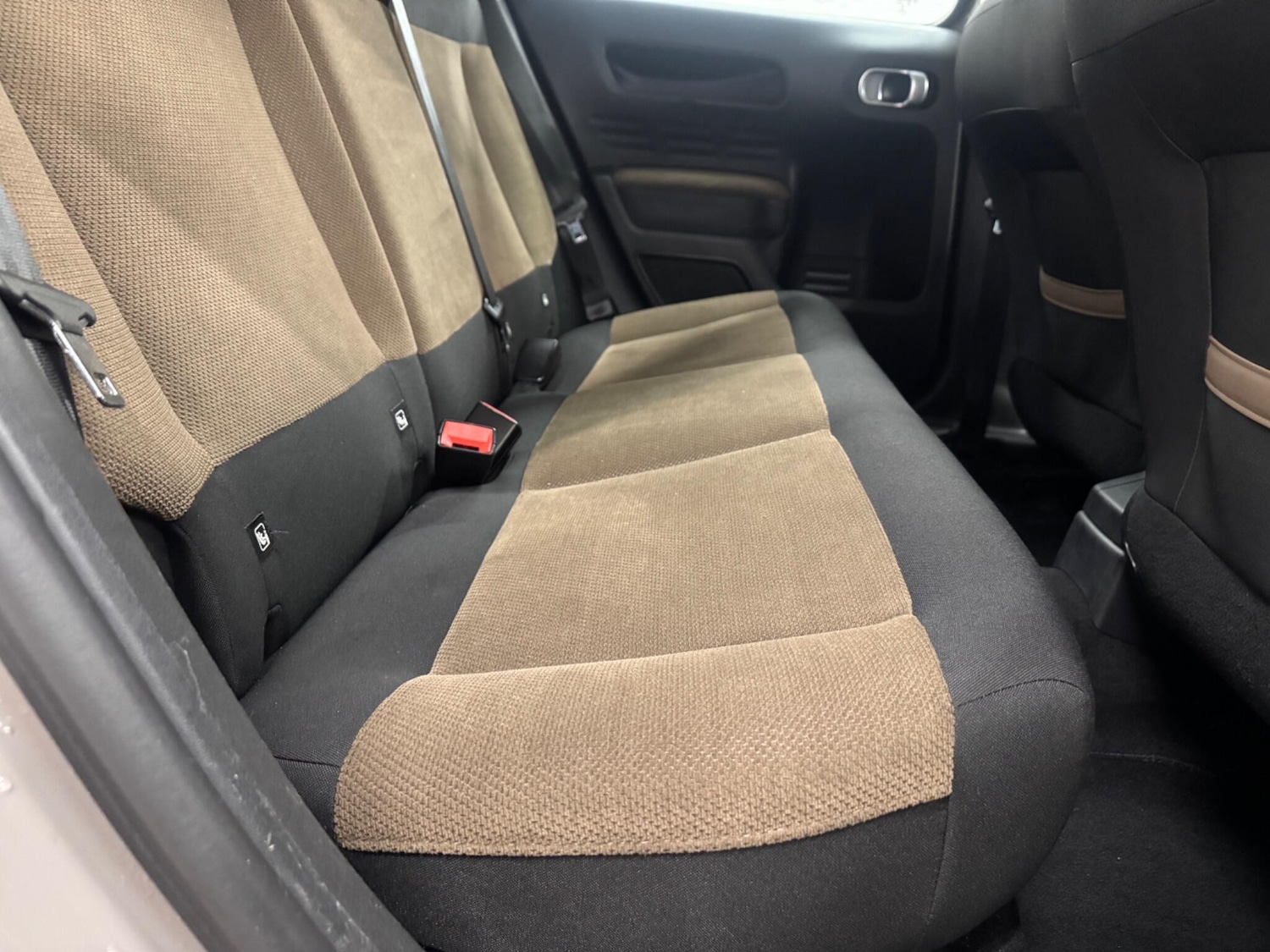 Used Citroen C4 Cactus 2017 for sale - 76936126: Photo 15