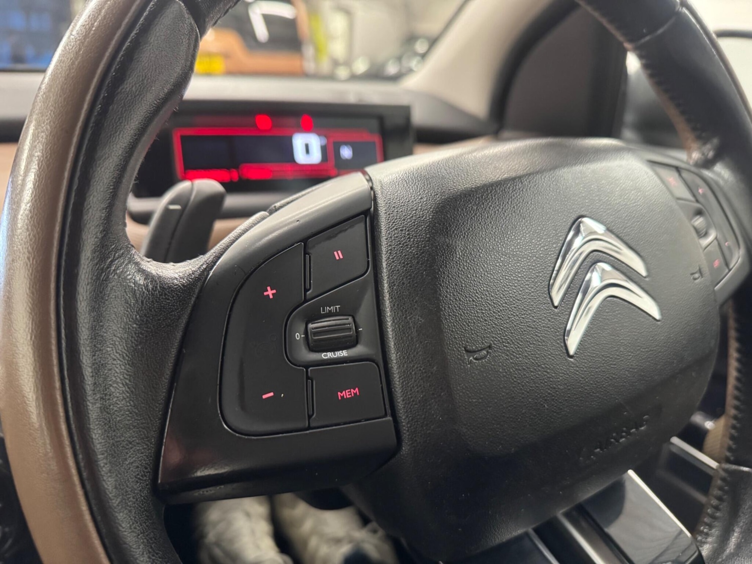 Used Citroen C4 Cactus 2017 for sale - 76936126: Photo 23