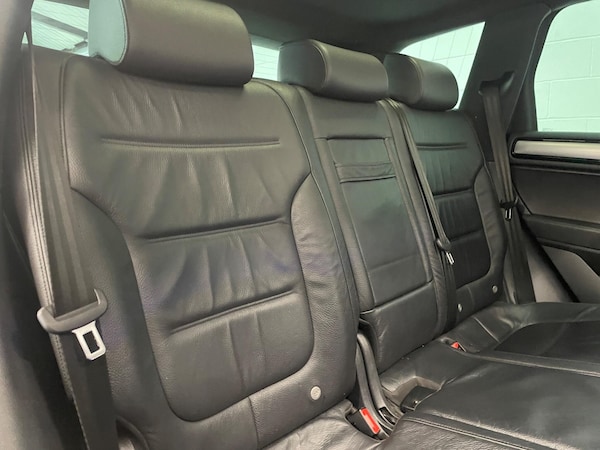 Used Volkswagen Touareg 2016 for sale - 76276025: Photo 16