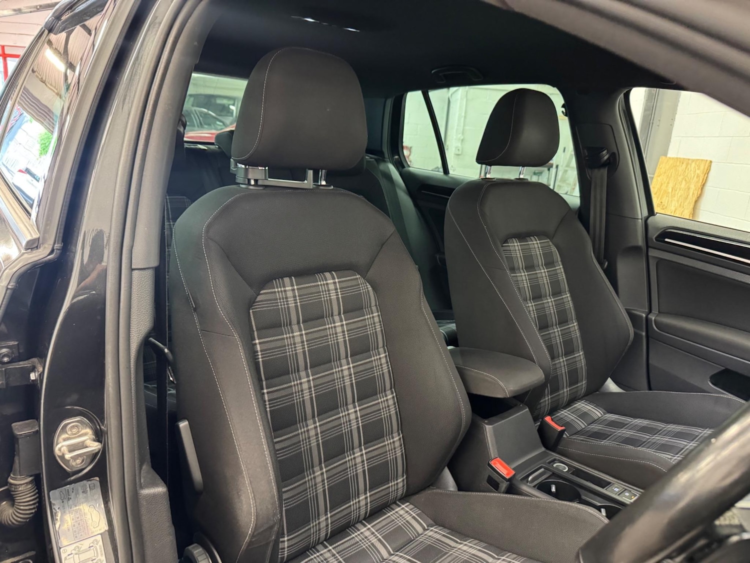 Used Volkswagen Golf 2016 for sale - 76276021: Photo 13