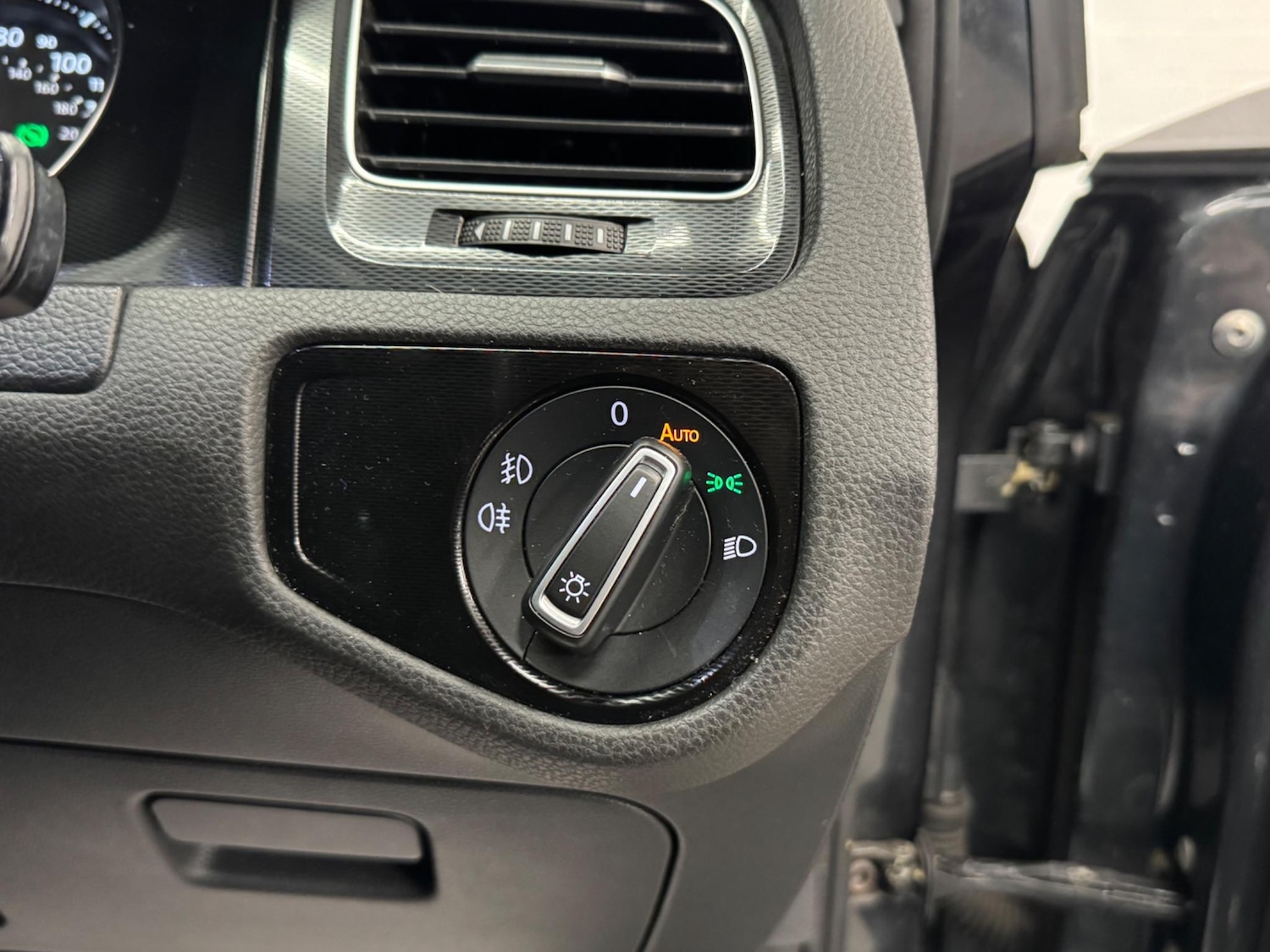 Used Volkswagen Golf 2016 for sale - 76276021: Photo 25