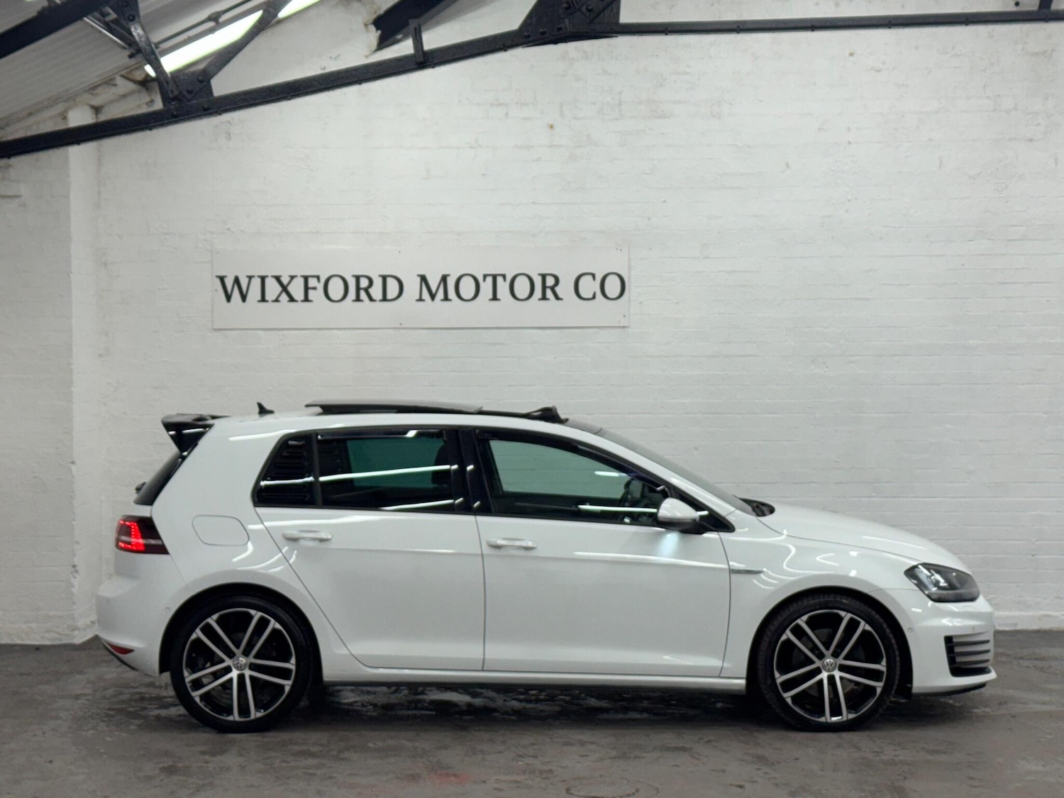 Used Volkswagen Golf 2015 for sale - 76936124: Photo 2