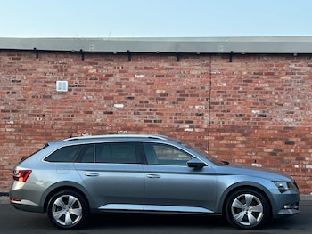 Used Skoda Superb 2017 for sale - 75884570: Photo