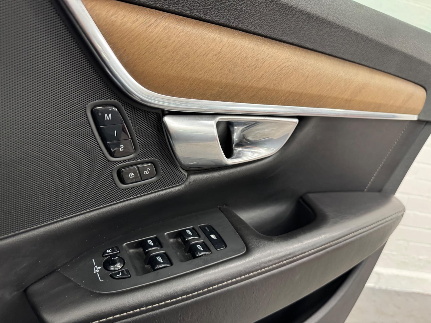 Used Volvo V90 2017 for sale - 76276003: Photo 29