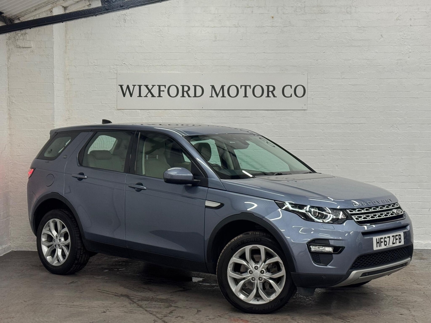 Used Land Rover Discovery Sport 2017 for sale - 76608104: Photo 1