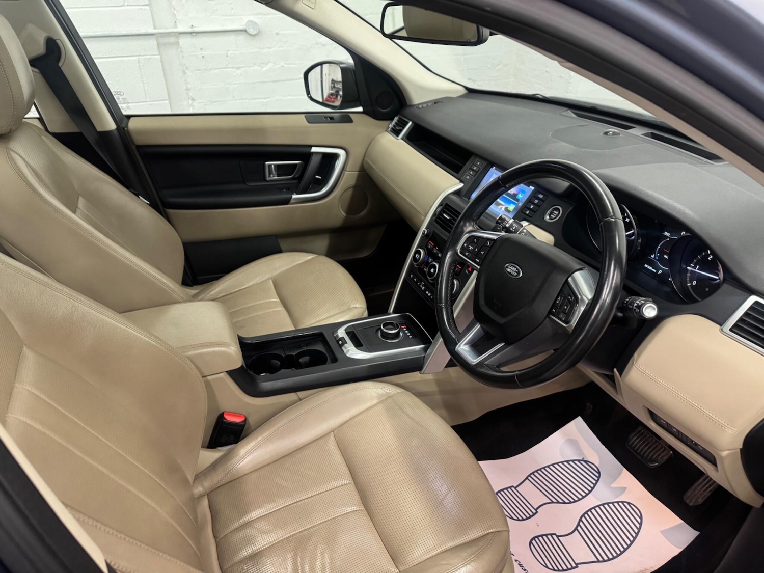 Used Land Rover Discovery Sport 2017 for sale - 76608104: Photo 12