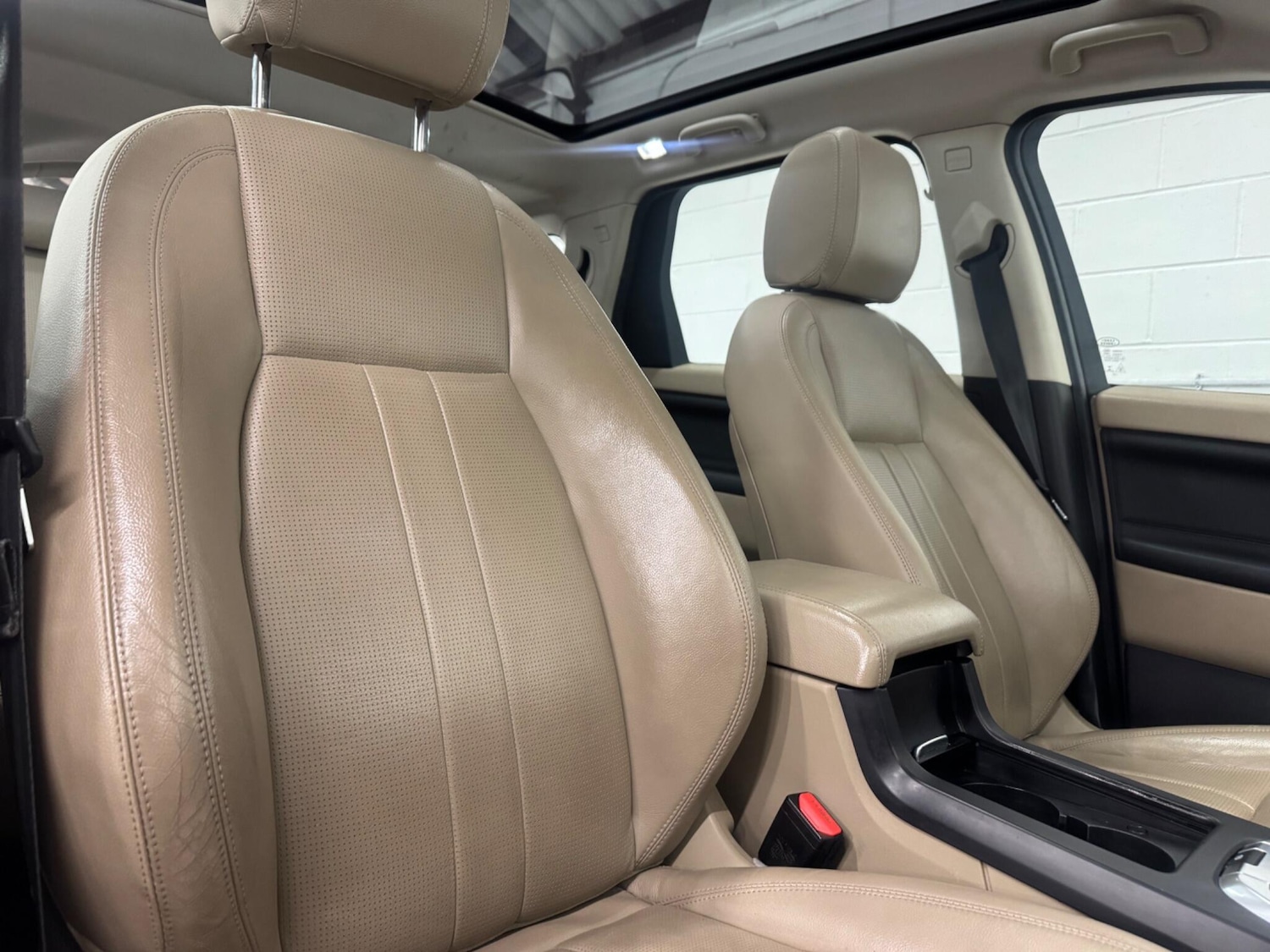 Used Land Rover Discovery Sport 2017 for sale - 76608104: Photo 15