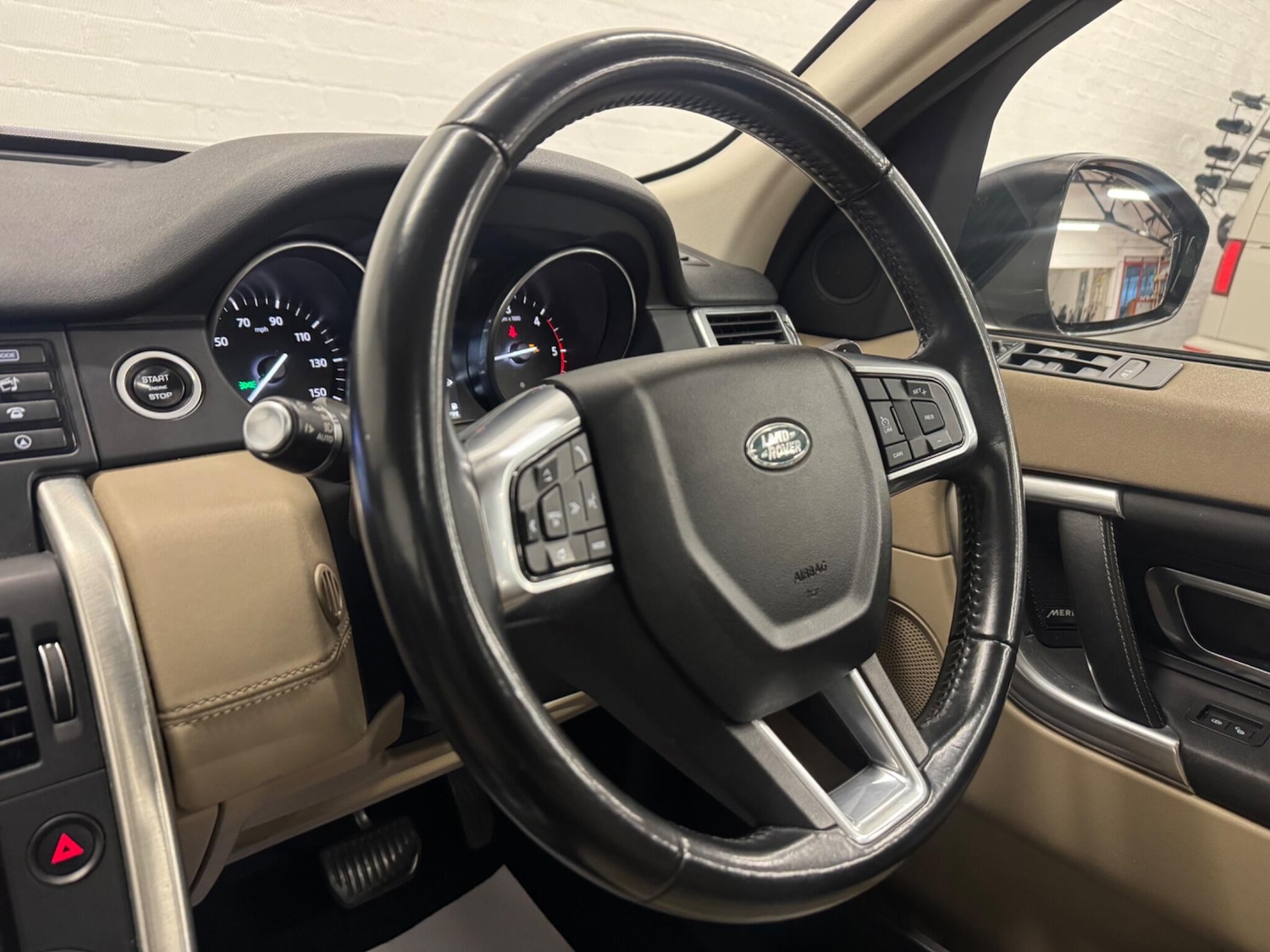 Used Land Rover Discovery Sport 2017 for sale - 76608104: Photo 26