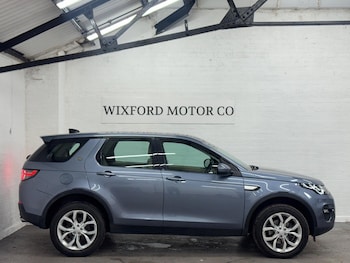 Used Land Rover Discovery Sport 2017 for sale - 76608104: Photo