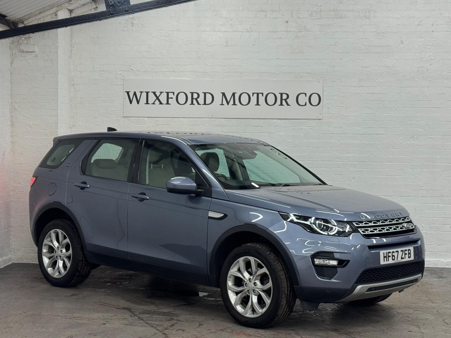 Used Land Rover Discovery Sport 2017 for sale - 76608104: Photo 4