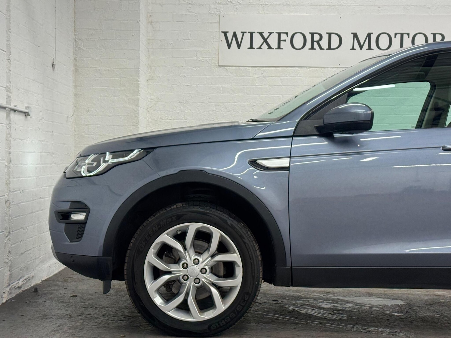 Used Land Rover Discovery Sport 2017 for sale - 76608104: Photo 44