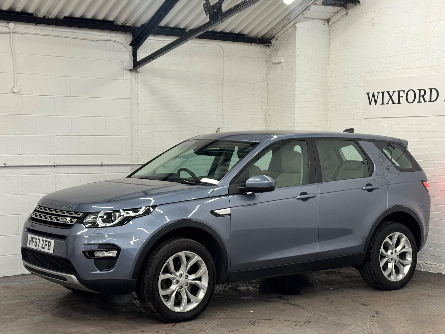 Used Land Rover Discovery Sport 2017 for sale - 76608104: Photo 5