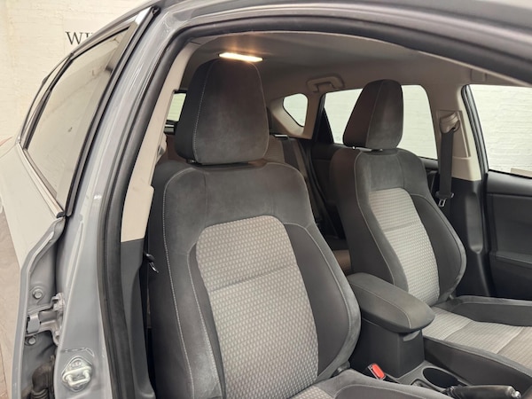 Used Toyota Auris 2018 for sale - 76275994: Photo 13